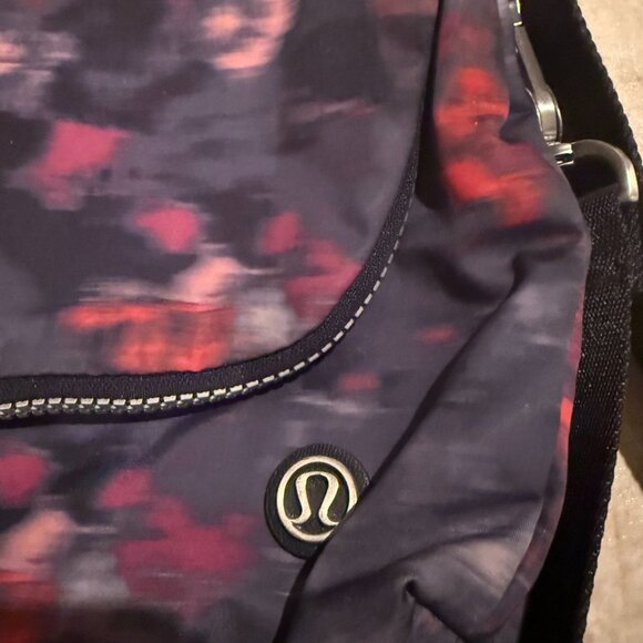 Lululemon | Party Om Crossbody Bag | Simple Blooms Regal Plum Multi/Naval Blue - Picture 2 of 16